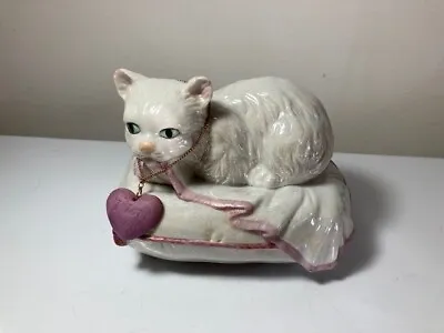 Vintage Lusterware CAT Music Box With Heart Necklace Plays  Love Me Tender  • $9.99