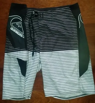 Vintage Quiksilver Mens Quicksilver Board Shorts Boardshorts Boardies - Size 38 • $24.95