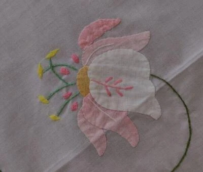 $43.99 • Buy Vintage Summer Banquet Tablecloth Pink Applique Floral Embroidery White Cotton 