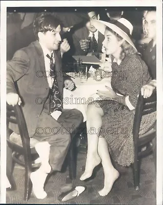 1940 Press Photo Comedians George Moran & Martha Raye At Table 1940s • $15