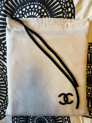 £399.99 • Buy Chanel Cream / Ivory 100% Cashmere Patterned Blanket / Throw New