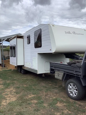 $65000 • Buy Fifth Avenue 5th Wheel Caravan