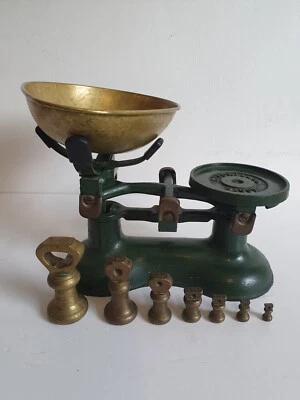 £21.50 • Buy BOOTS NOTTINGHAM Cast Iron Weigh Green Scales With 7 Weights