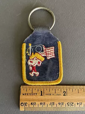 Vtg United Features Syndicate Peanuts Snoopy Patriotic Flag Cloth Keychain • $12.97