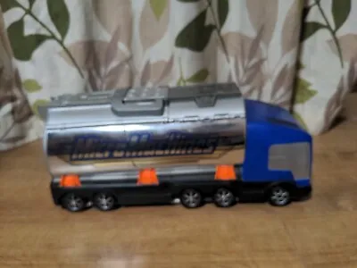 Micro Machines Super Stunt Cascades City Tanker Truck Playset 2001 With X 2 Cars • £22