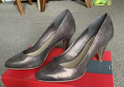 £5 • Buy X Red Emilio Luca Bronze Court Shoes Size 5
