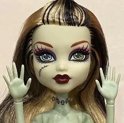 Monster High Doll 1st Wave G1 Original 2008_Frankie Stein_Arms Hands___Soft Hair • $44.95