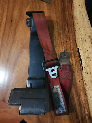 90-93 Mustang Convertible Lh Left Driver Rear Seat Belt Seatbelt Retractor Red • $50