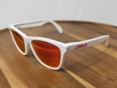 Oakley Frogskins Sunglasses  24-307 White • $59.99