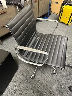 Herman Miller Eames Aluminum Group Management Chair Leather 50th Anniversary • $650