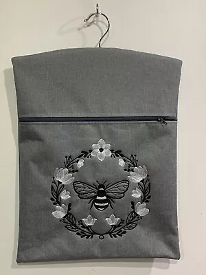 Hand Made Waterproof Peg/Hanging Storage Bag Zipped 12½x16  LG / Floral Bee Mono • £6.95