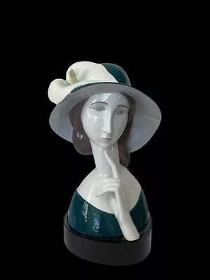 Large Lladro Figurine 8386 A Woman With Hat And Calla Lilly 16.25” Tall • $699