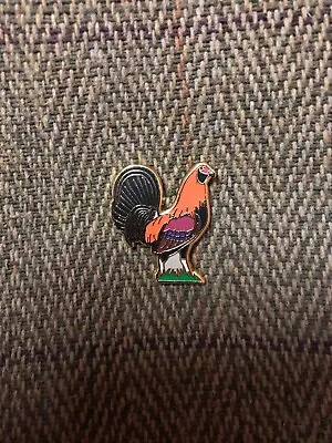 Game Fowl Metal And Enamel Lapel Pin Badge - Muffed Light Red White-legged • £10