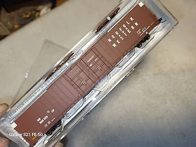 New Bluford Shops 86' Norfolk & Western Auto Parts Boxcar N Scale #86422 • $31.99