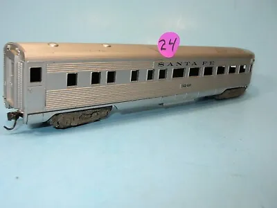 24. HO Scale SANTA FE 3246 OBSERVATION PASSENGER CAR W/ Kadee • $9.99