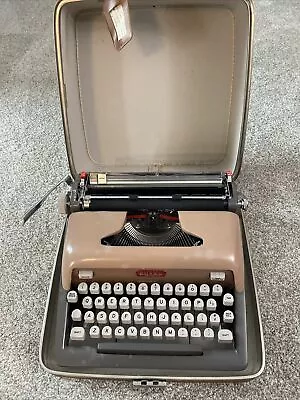 Vintage Royal Travel Deluxe Typewriter Peach Pink Futura 800 With Case • $200