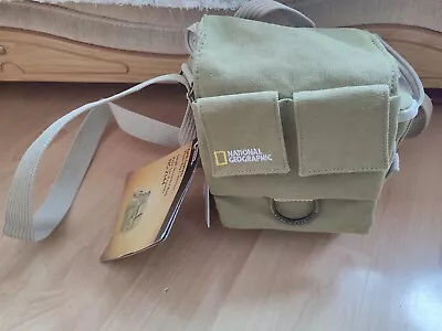 National Geographic Earth Explorer Small Shoulder Bag 3.2L NG2344 - NEW  • £49.99