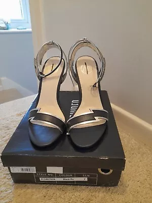 £10 • Buy Misguided Lightening Vamp Strappy Sandels Shoes  BNWB Size 7 Black Silver