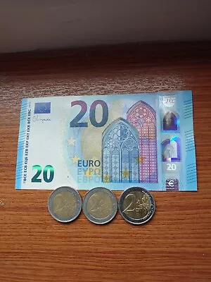 Leftover Holiday Money  26 Euros. • £27.75