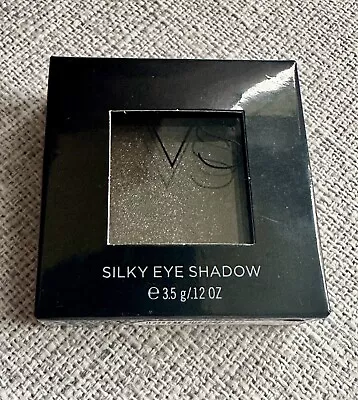 New Victoria’s Secret Dramatic Shimmer Eye Shadow *GILDED FIERCE* BNIB • $21.99