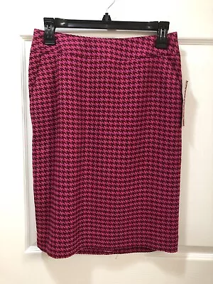 Bright Pink Thick Houndstooth Pencil Skirt - Size 2 - New With Tags  • $17