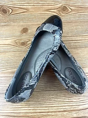ME TOO Kick Flat Snake Slip On Women Size 10 • $14.99