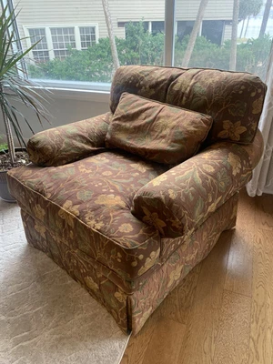 $750 • Buy EJ Victor Chairs