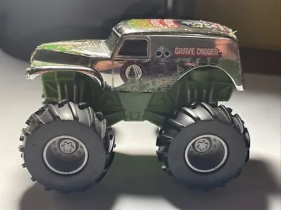 Hot Wheels Monster Jam REV TREDZ Grave Digger CHROME MAX DESTRUCTION 1:43 • $3.99