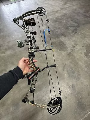 Martin Phantom X4 Compound Bow With Cobra Sight And Light 70lbs 29” Draw • $102.50