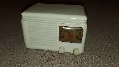 Vintage Meck Model 4C7 Midget Bakelite Tube Radio - 1948 • $48