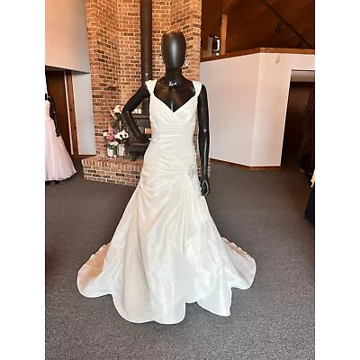 Elegance Bridal V-Neck Taffeta Wedding Gown • $875