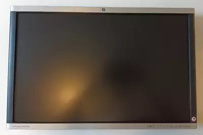 HP Compaq LA2205wg 22-inch Widescreen LCD Monitor • £19.99