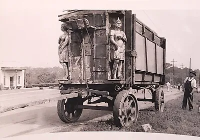 Vintage Photo Of Ringling Bros & Barnum Bailey Old Circus Wagon. #-3806 • $6.15