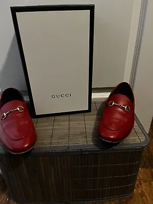 $825 • Buy Gucci Jordaan Hibiscus Red Leather Horsebit Loafer Size EU 42 US 12