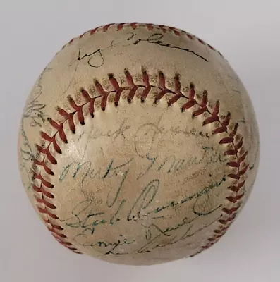 Rare 1951 NEW YORK YANKEES Team Signed Baseball-MICKEY MANTLE'S ROOKIE YEAR-PSA • $4199.99