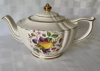 Vintage SADLER Apples Fruit Pattern 2291 Teapot Staffordshire ENGLAND Gold Trim • $39.99