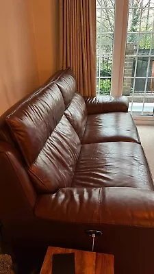 Leather Power Reclining 3 Piece Suite With USB Charging. • £50