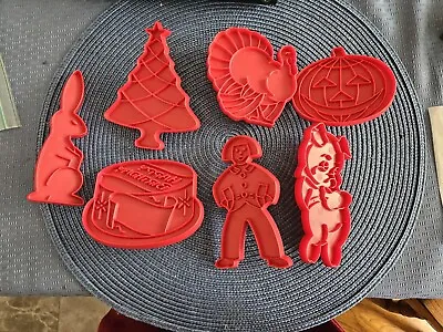 $8.99 • Buy Set Of 7 Vintage Red Tupperware Christmas Halloween Holiday Cookie Cutters 