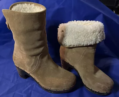 Ugg Lynnea Boots Womens 6 Honey Suede Shearling Wooden Heel Clog Fold Over • $25