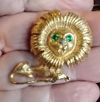 Vintage Figural Gold Tone RECLINING LION Pin Brooch With Green Rhinestone Eyes • $6.50