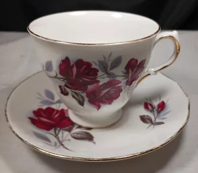 Queen Anne Bone China Red Rose Footed Teacup & Saucer England • $15.95