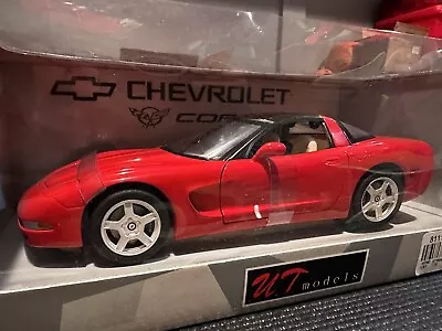 1:18 UT Models Autoart 1998 Chevy Corvette C5 Coupe • $79.99