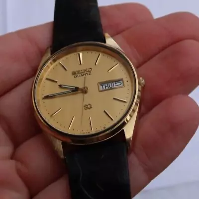 RARE Vintage Seiko SQ Men's Day Date Watch Wristwatch Gold Tone 8123-8009 LOOK • $56.12