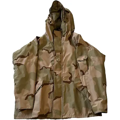 US Military Men Parka Cold Weather  Desert Camo Barrier Wear Size X-Large Regula • $74.94