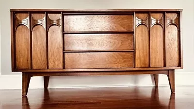 Vintage MCM Buffet Credenza Sideboard Similar To Broyhill Or Kent Coffee. • $2500