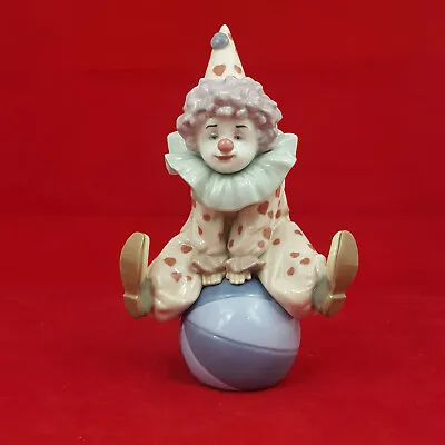 Lladro Figurine 5813 Having A Ball - Clown With Ball • £125