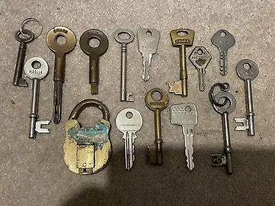 14 Vintage Keys And Padlock- Set Dressing/prop • £0.99