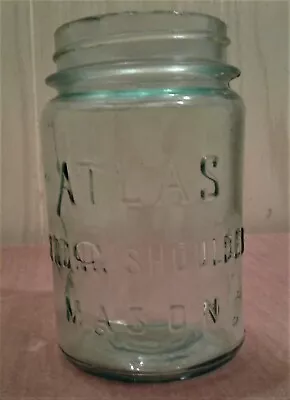 Vintage Atlas Strong Shoulder Mason Blue/Green Pint Jar With Bubbles • $10