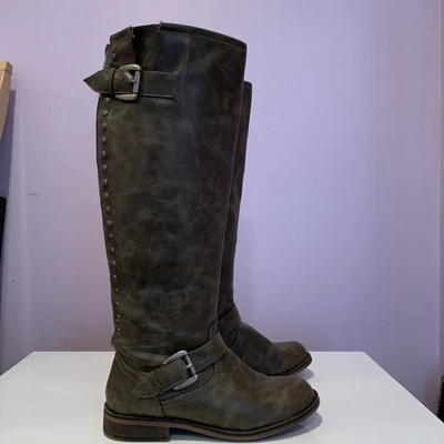 $22.99 • Buy Candies Women Gray Faux Leather Knee High Boots Size 7.5M Low Heel Zip Up Studs