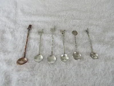 Set Of 6~ Vintage  Mixed Coin Design Spoons~~~l@@k!! • $12.88
